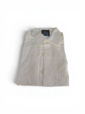 FORMAL SHIRTS FITTED IVORY MICROFIBER LAY DOWN COLLAR PLEATED TUXEDO SHIRT.